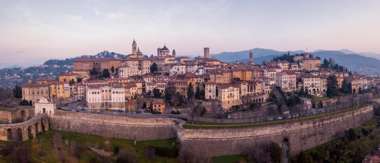 Appartamento T21 Holiday Bergamo Esterno foto